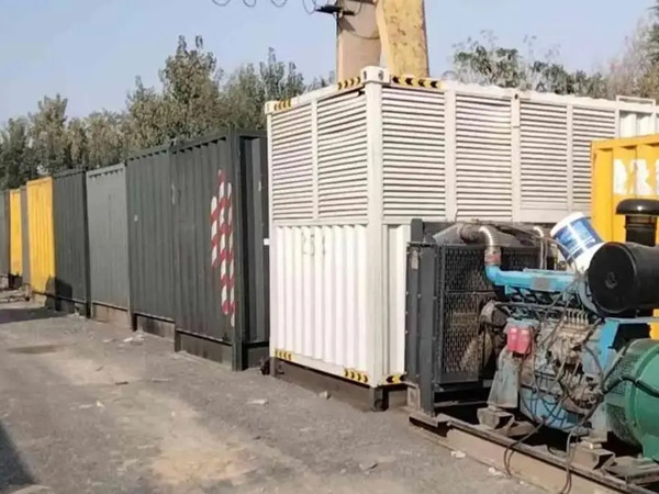 毛道乡200KW柴油发电机机组每小时油耗是多少？
